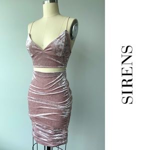 2/$20 🩷 Revamped - Crush Velvet Co-ord